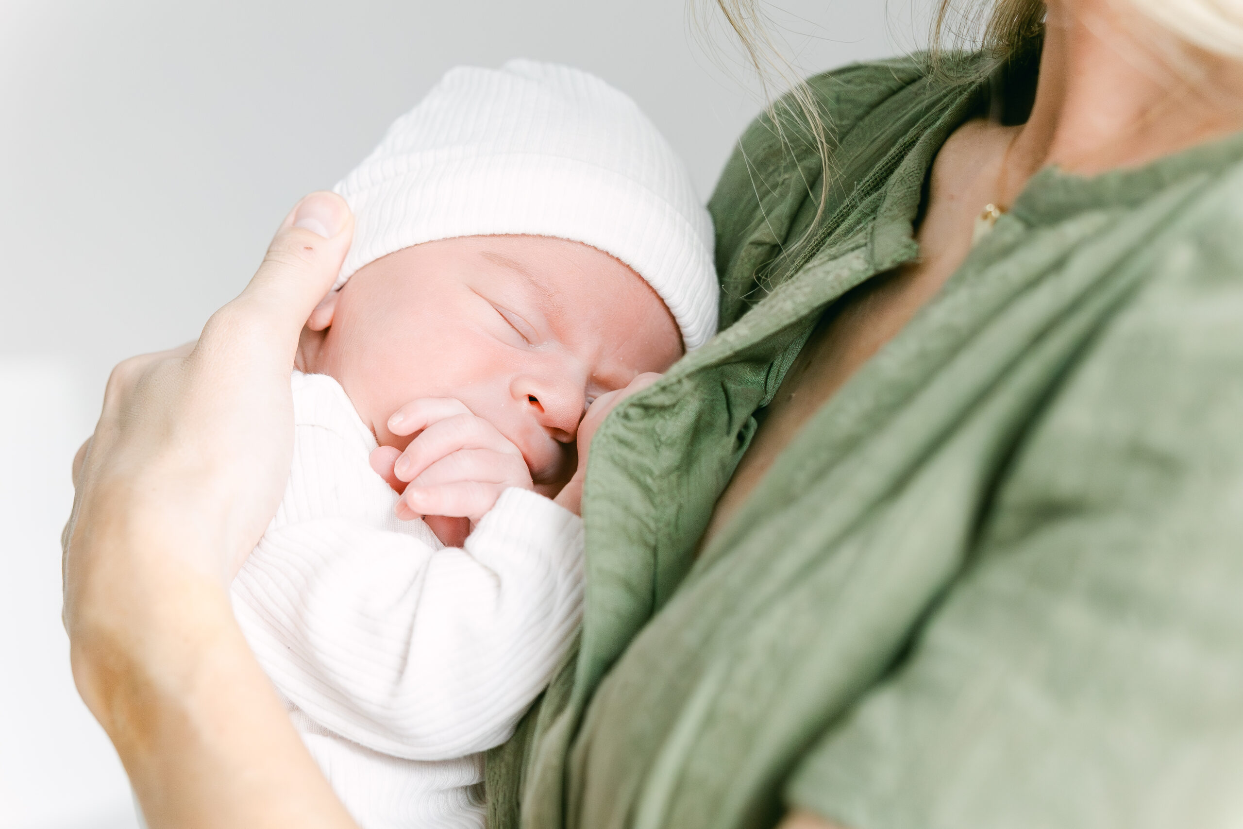 West Chester Newborn Lifestyle Photographer | West Chester Newborn Photography | Cincinnati Newborn Photographer